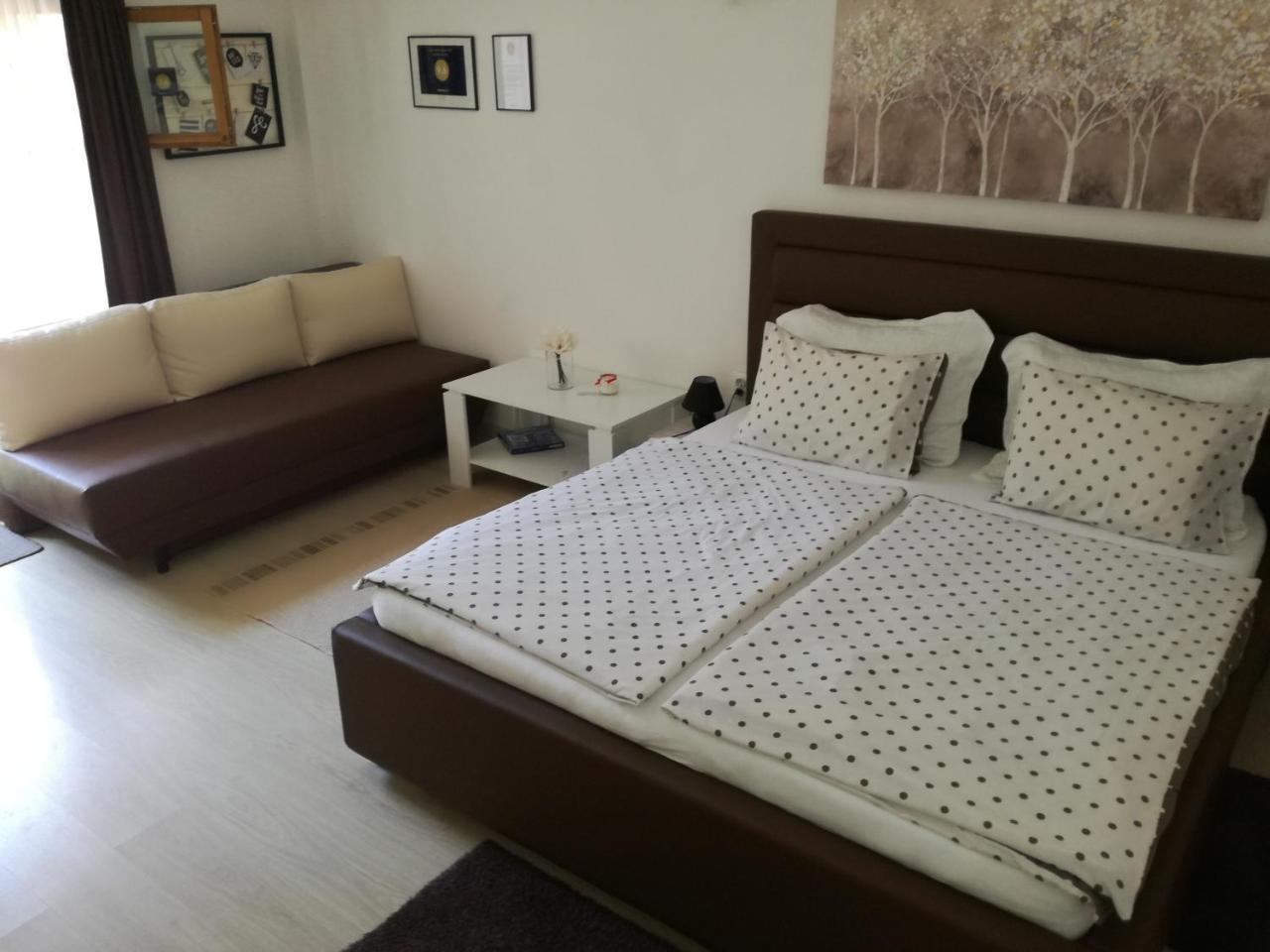 Guesthouse Coco Slavonski Brod Exterior foto