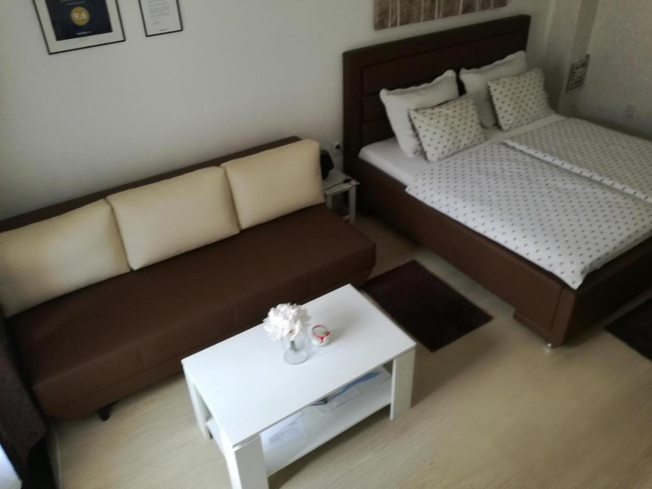 Guesthouse Coco Slavonski Brod Exterior foto